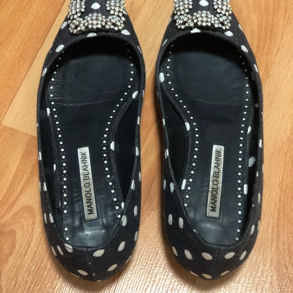 Manolo Blahnik flats. - Picture 2 of 7